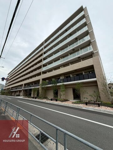 【防犯カメラ付き】プレサンス京橋GREEN YARDアルミラ｜独立性の高い角部屋で心地よい開放感のある1K賃貸物件情報